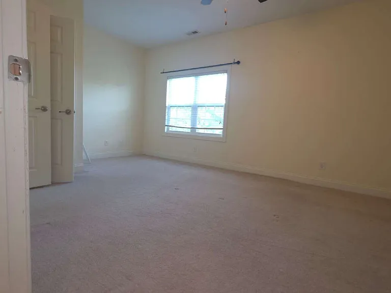 321 Gallery Dr #202 — Photo 48