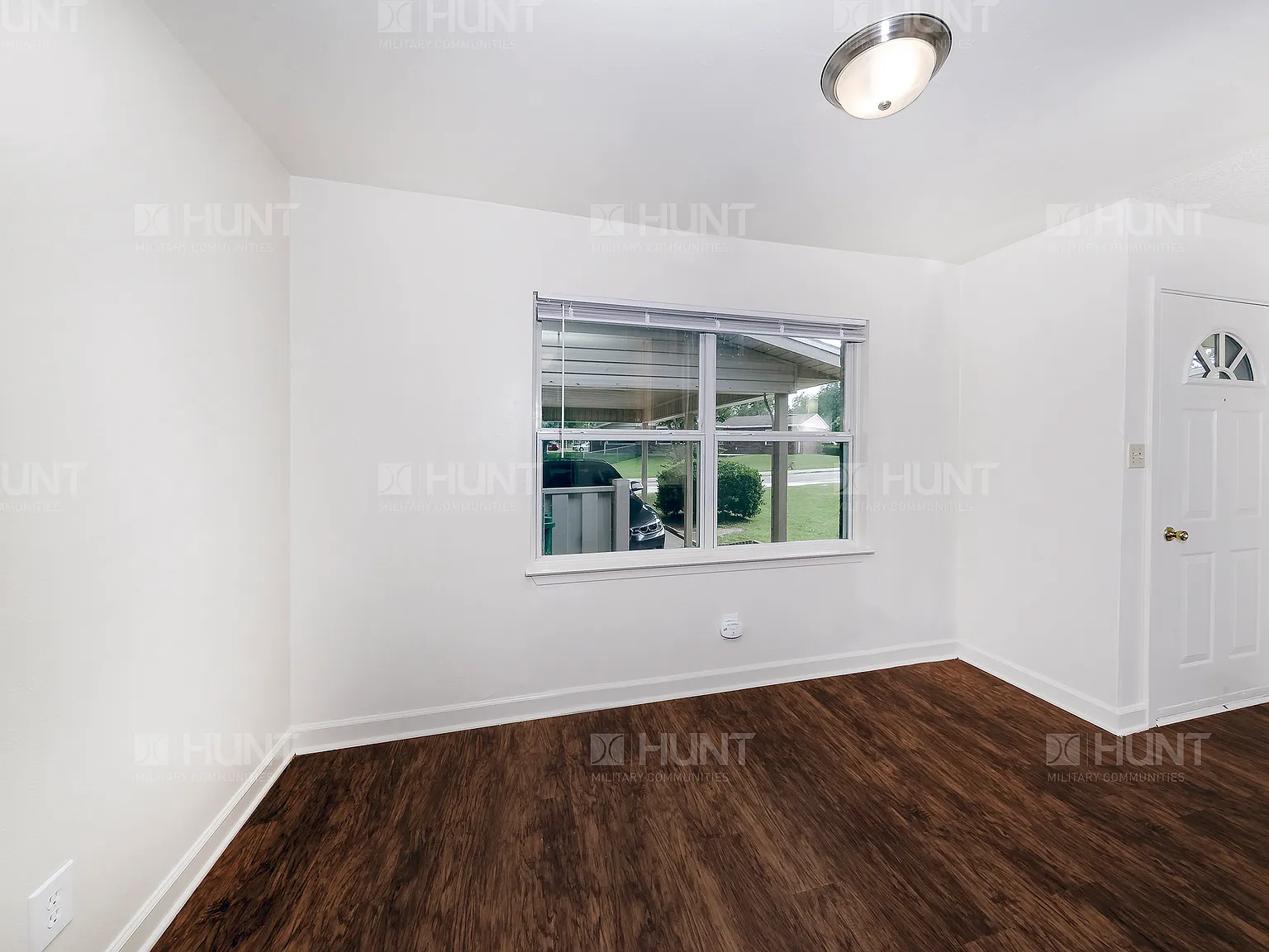 2 bed, 1120 sqft, $1,917 — Photo 2