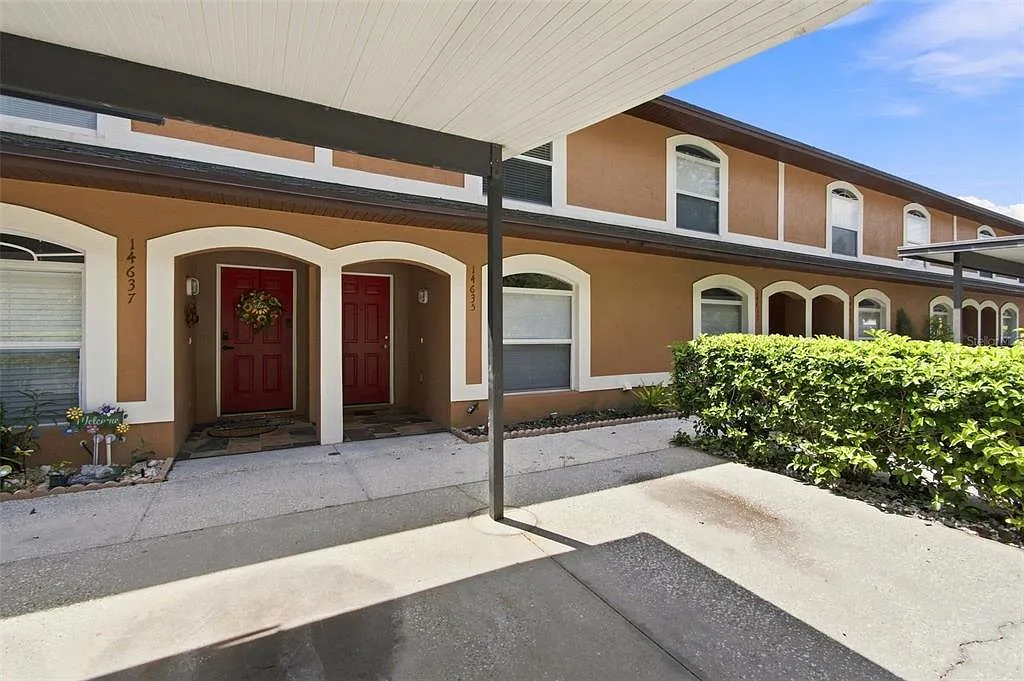 2 bed, 2.5 bath, 1475 sqft, $2,100 — Photo 2