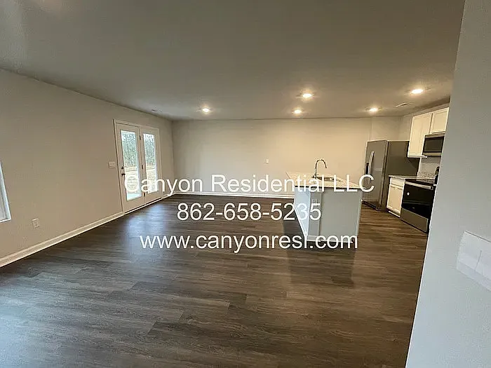 122 Syd Rd — Photo 5