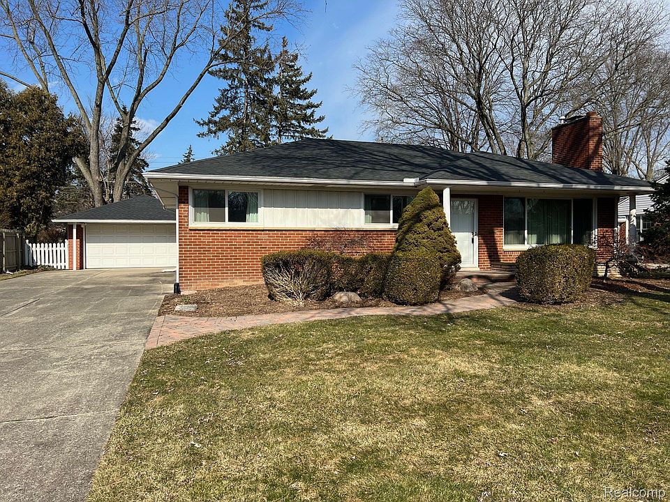 1st image of 17094 Dunblaine Ave