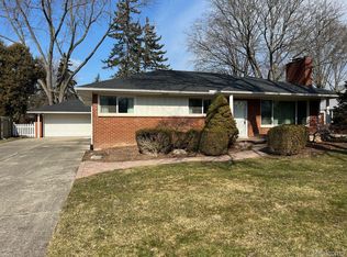 17094 Dunblaine Ave, Beverly Hills, MI 48025
