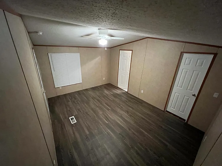 21561 Leonard St #21569 — Photo 7
