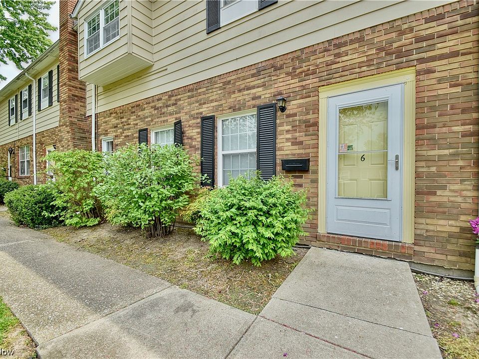 8260 Deepwood Blvd Mentor OH Zillow