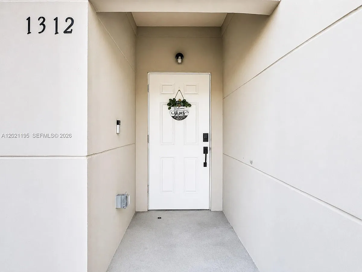 Building Photo - 1312 NW 3rd St #1312