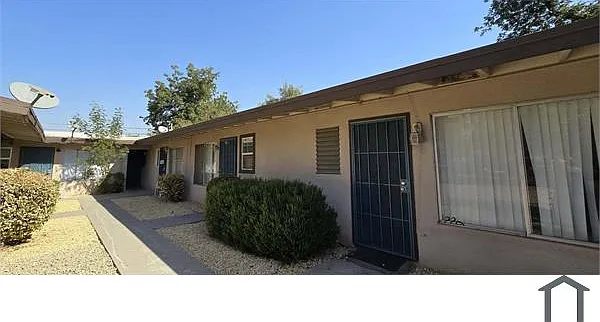 219 E Tuolumne St — Photo 2