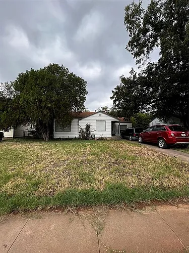 2234 Meander St Photo 1
