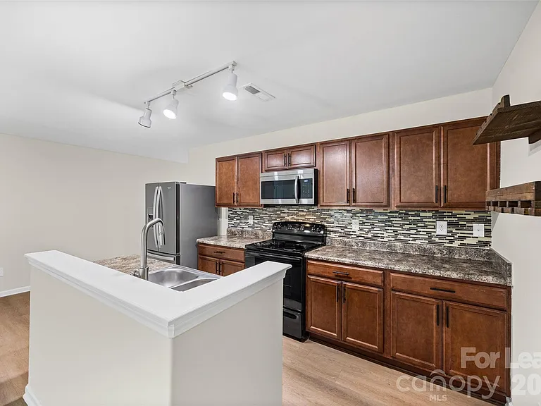 9612 Brackenview Ct — Photo 11