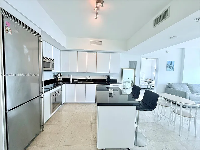 92 SW 3rd St #4311 — Photo 8