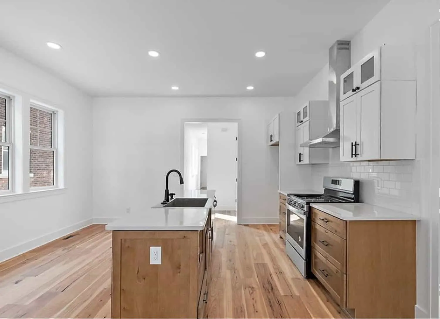 2 bed, 1236 sqft, $2,300 — Photo 3