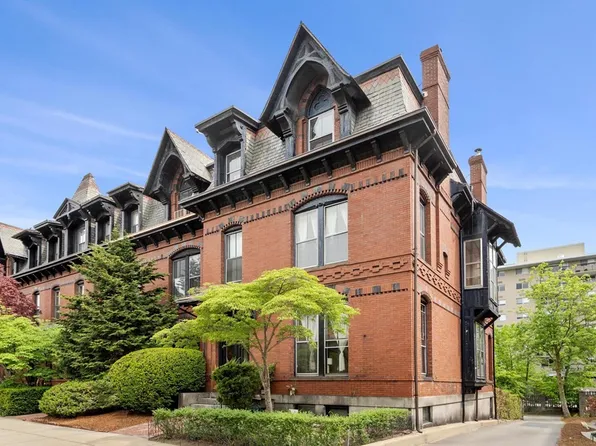 18 Monmouth Ct, Brookline, MA 02446