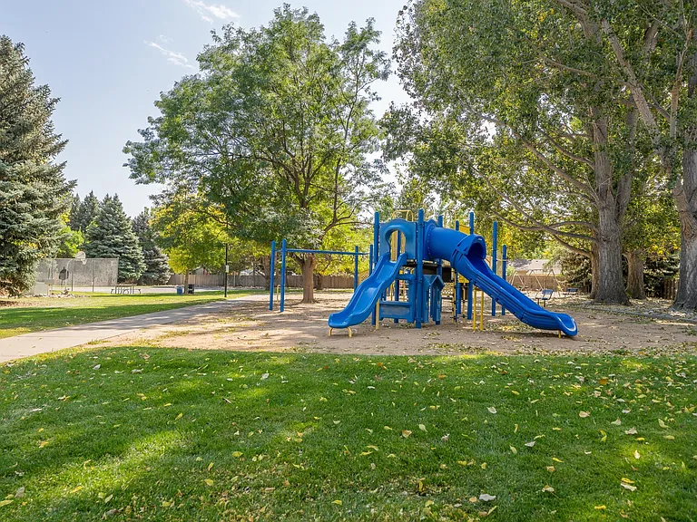 2801 Leisure Dr #B — Photo 17