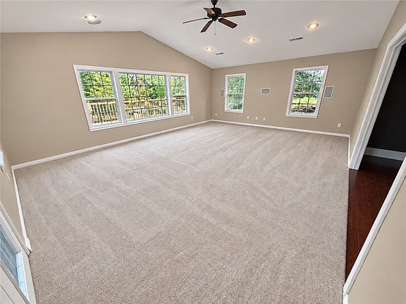 5th image of 2560 Orchard Hill Rd
