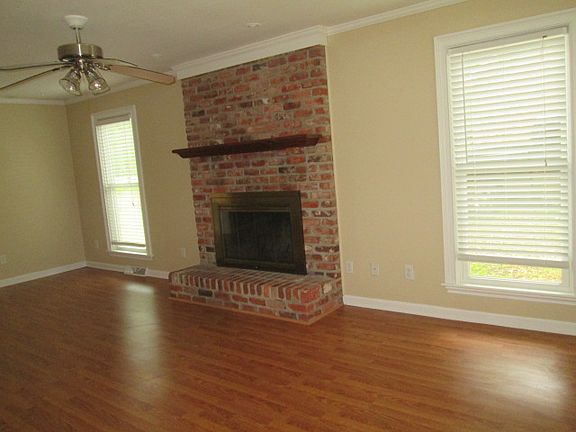 3rd image of 212 Smythe Dr