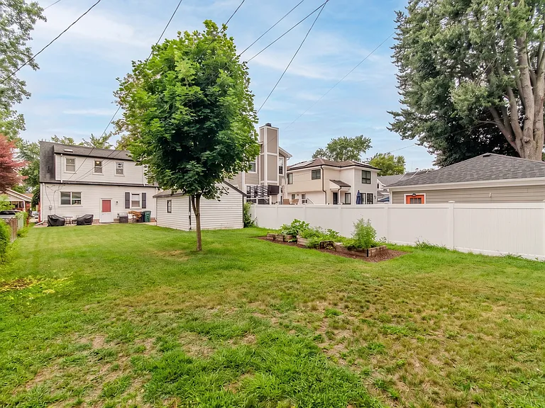 727 Forest Ave — Photo 15