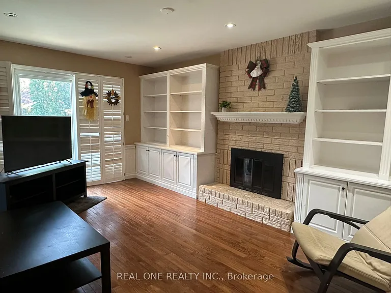 3944 Glamis Ct — Photo 6