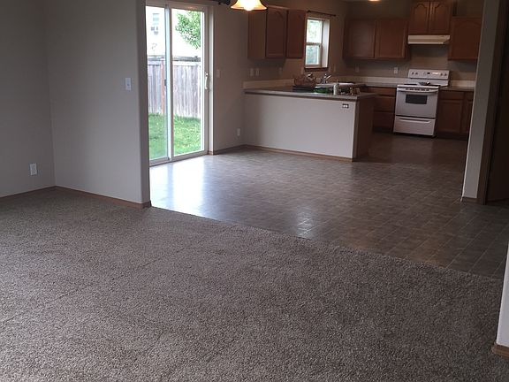 Livingroom nook & Diningroom