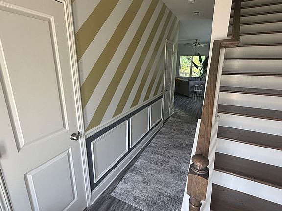 3rd image of 2557 Castellan Dr