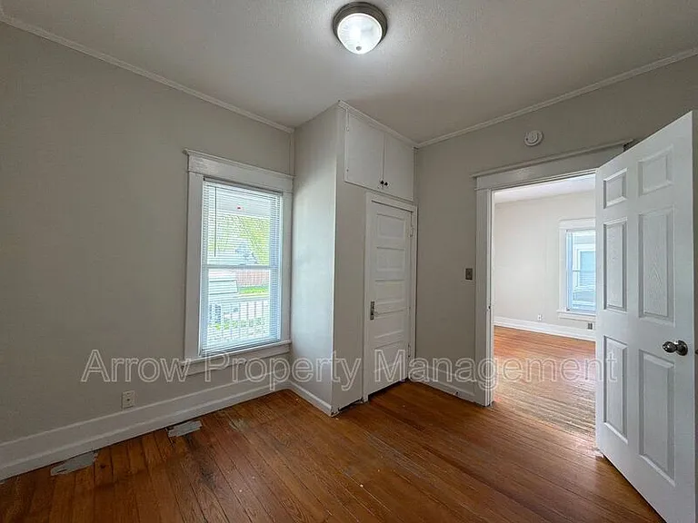 2516 Dudley St — Photo 4