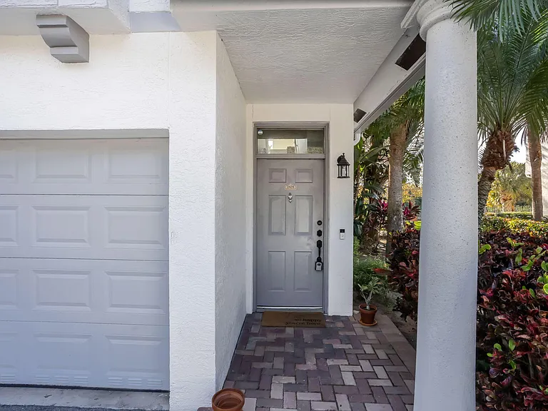2044 Alta Meadows Ln #1809 — Photo 3