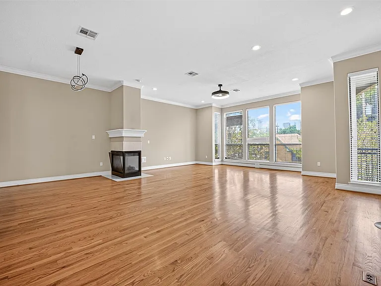 1804 Tuam St #0 — Photo 3