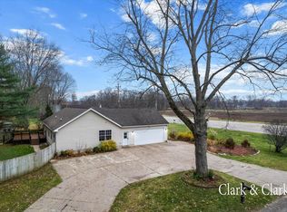 1276 Lake Michigan Dr NW, Grand Rapids, MI 49534