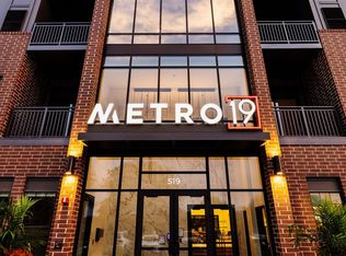 Metro 19 Apartments, Roselle, IL 60172