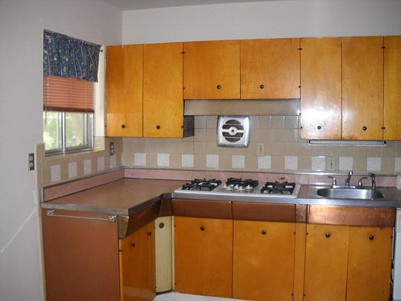 2nd image of 625 Paddock Dr