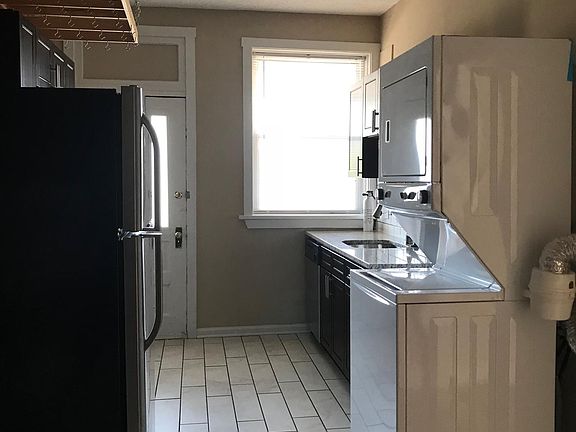 3rd image of 4504 Laclede Ave APT 3W
