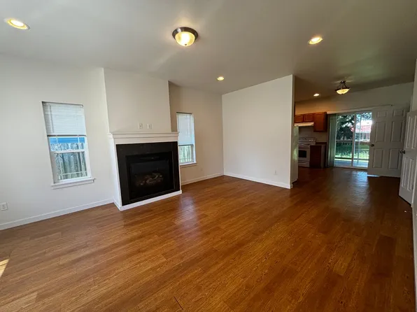 1287 Spruce Cir #A, Lynden, WA 98264