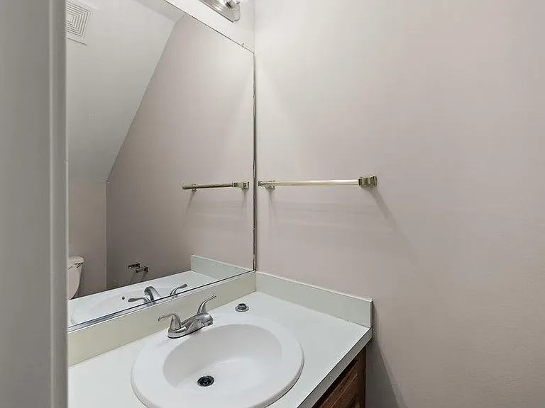 854 Catalpa Ct #A — Photo 6
