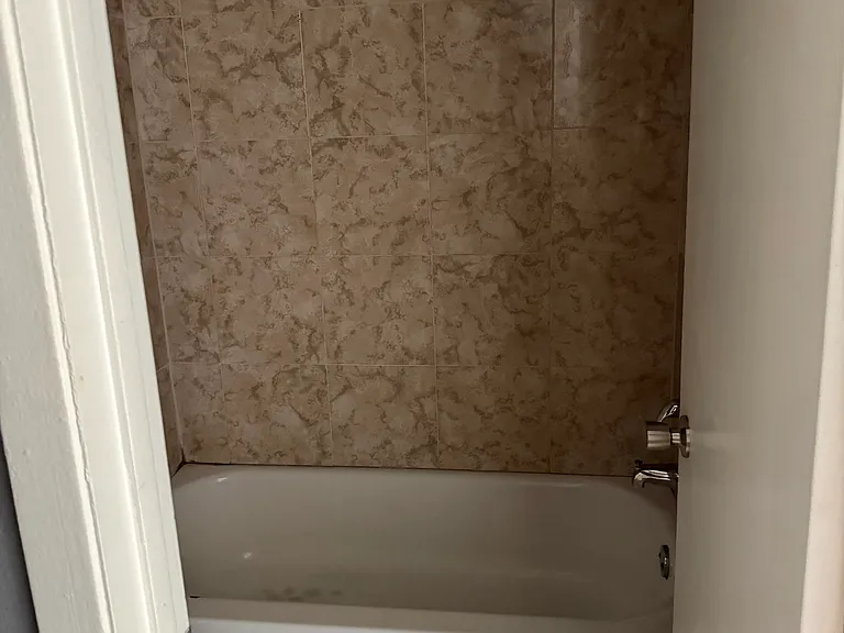 741 Salsbury Cir — Photo 2