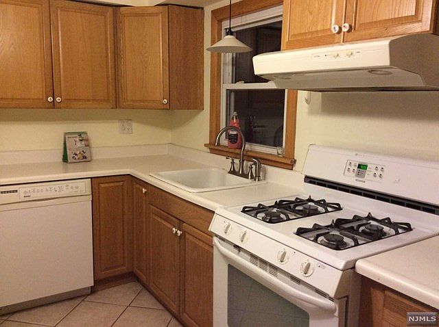 1st image of 59 Maitland Pl