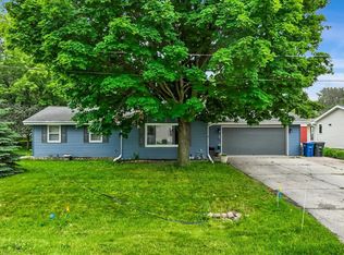 1925 Beck St, Menasha, WI 54952