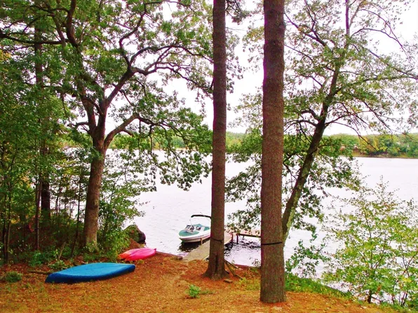3 Chipmunk Ln, Littleton, MA 01460