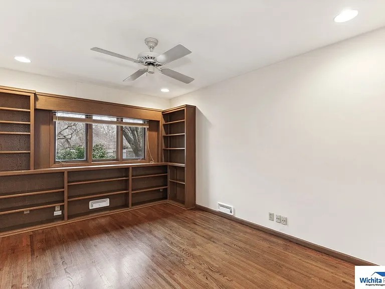 601 N Rutland St — Photo 5