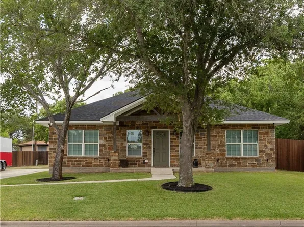 2102 Cary Cir, Bryan, TX 77803