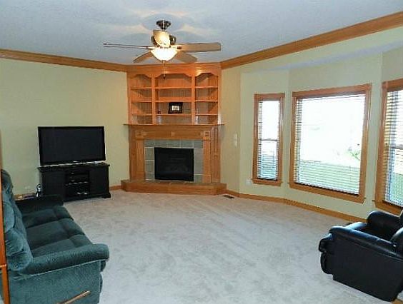 2nd image of 2307 SW Woodland Ct