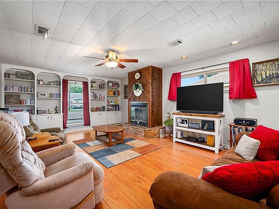 4th image of 403 Ridgewood Blvd