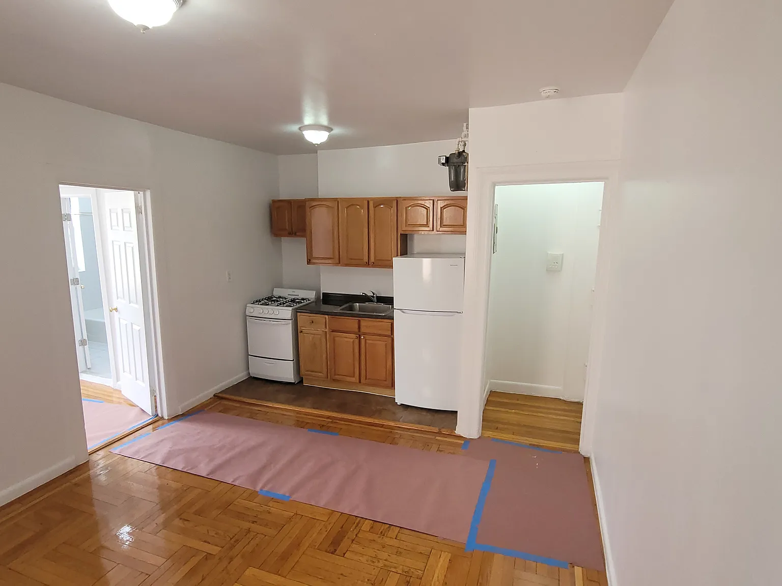 1 bed, 640 sqft, $2,100 — Photo 3
