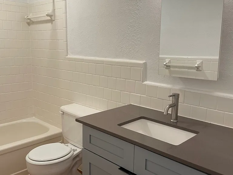 Tara Apartments — Photo 21