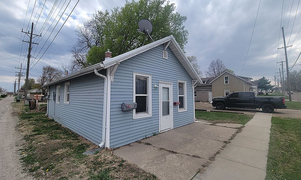 2nd image of 711 W Prospect Ave