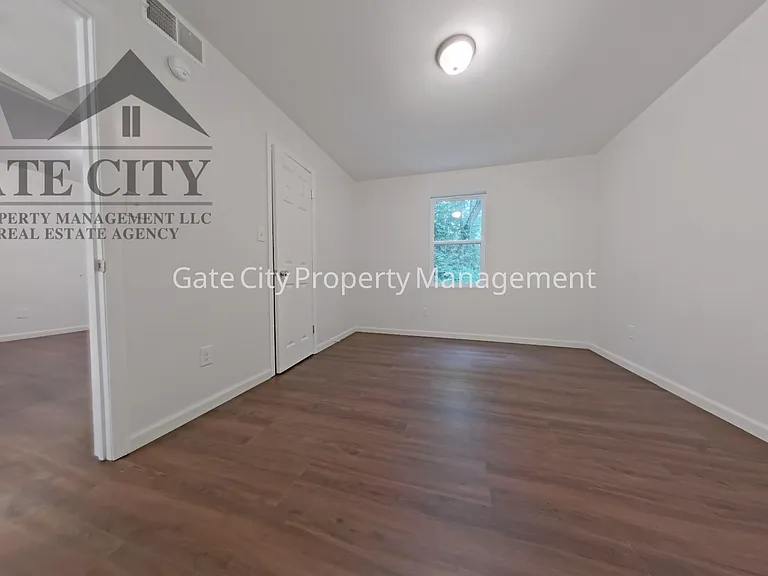 427 S Main St #9 — Photo 10
