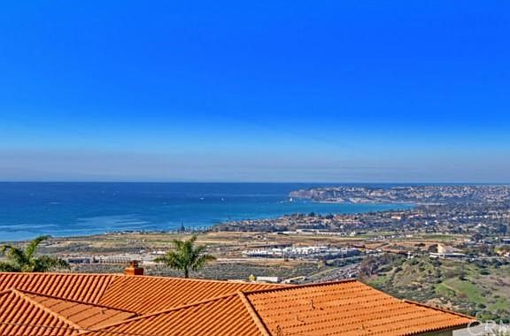 2nd image of 301 Avenida Salvador