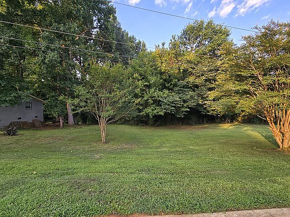 2nd image of 407 Seminole Dr