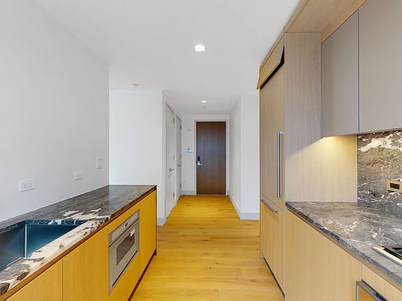 4th image of 101 W 14th St #3B