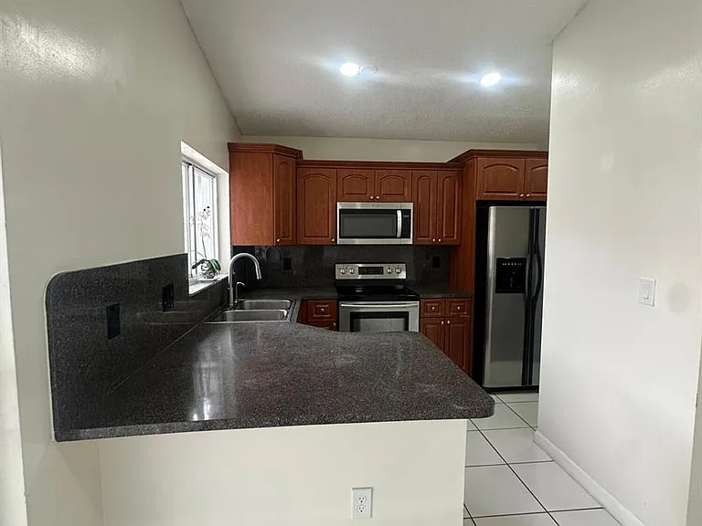 9316 NW 121st St — Photo 3