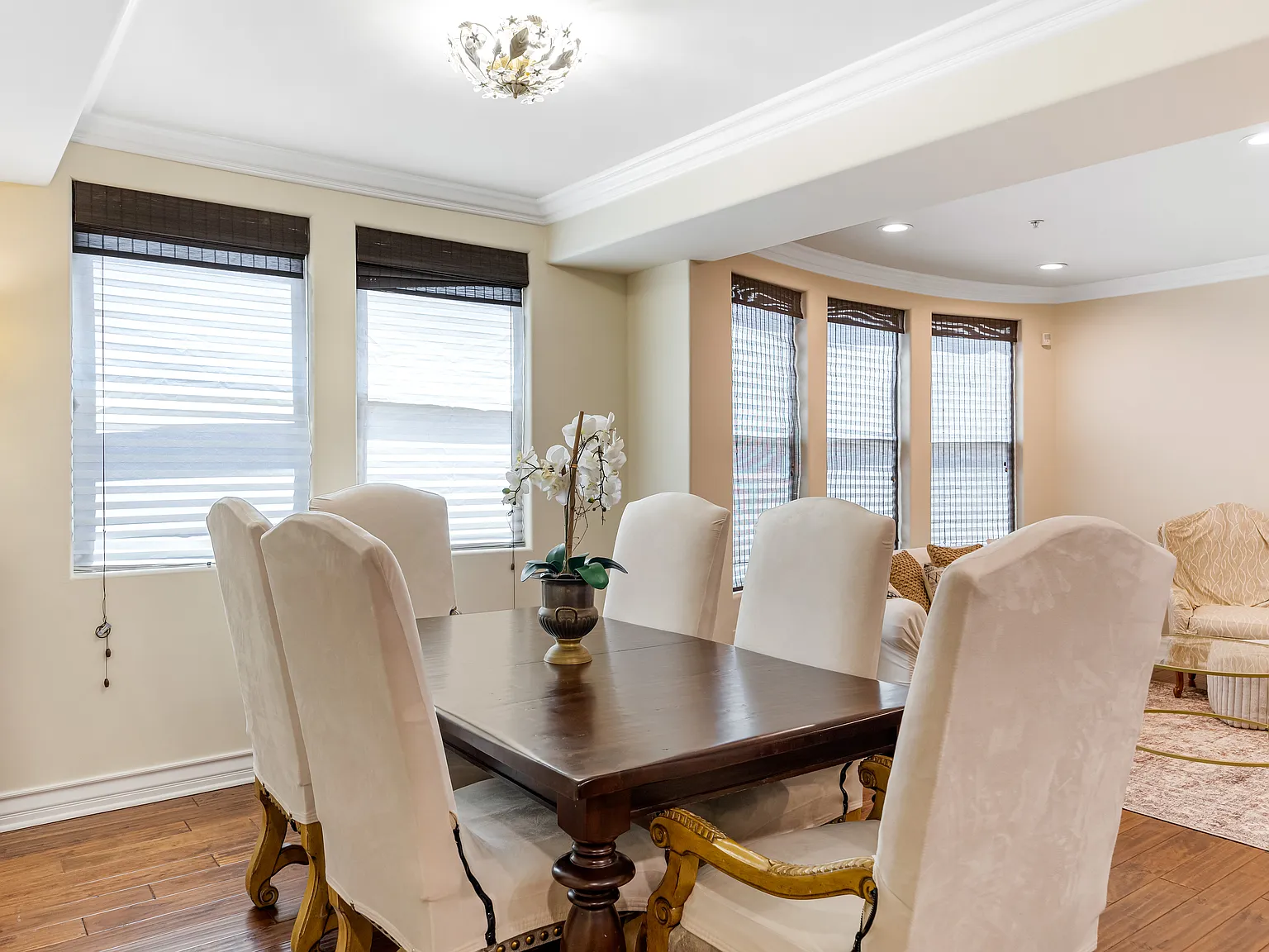 2 bed, 2.5 bath, 1600 sqft, $6,000 — Photo 3