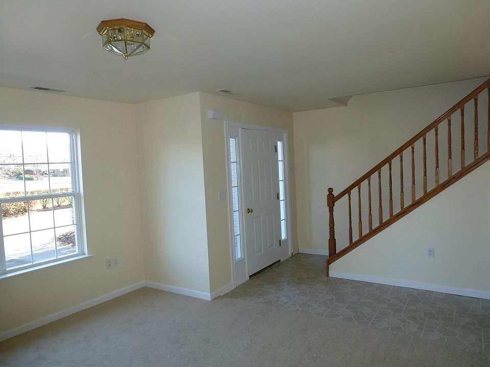 2nd image of 135 E Main St
