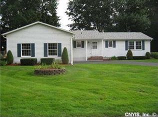 106 Whiskwood Ln, Minoa, NY 13116